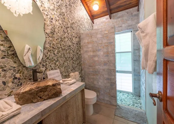 Casa Bonita - 5br With Pool Walk To Beach!