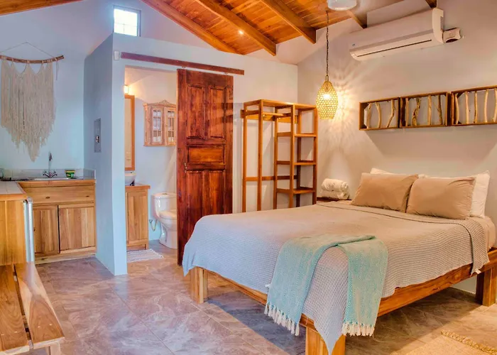 Casa Bonita - 5br With Pool Walk To Beach! *