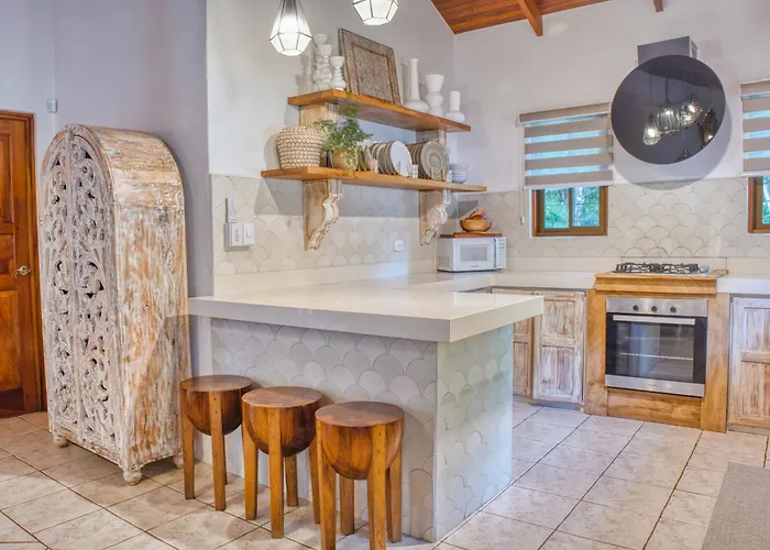 Сasa de vacaciones Casa Bonita - 5br With Pool Walk To Beach!