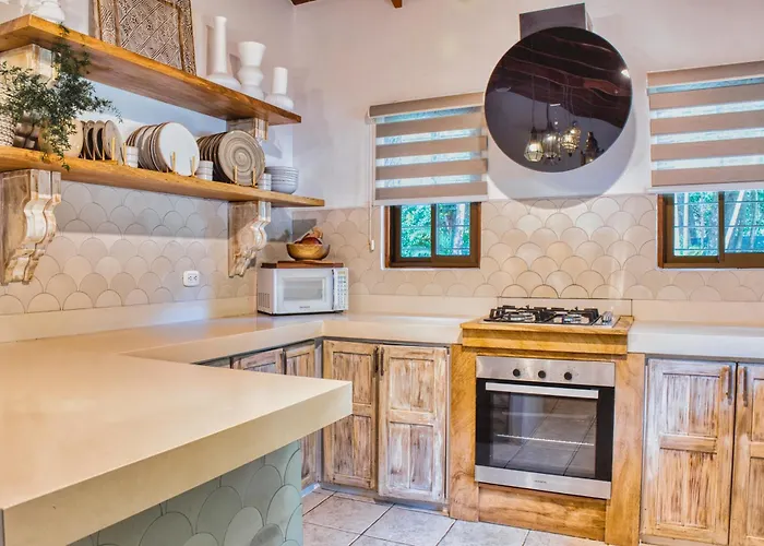 Casa Bonita - 5br With Pool Walk To Beach! *