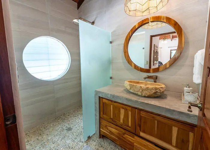 Casa Bonita - 5br With Pool Walk To Beach!