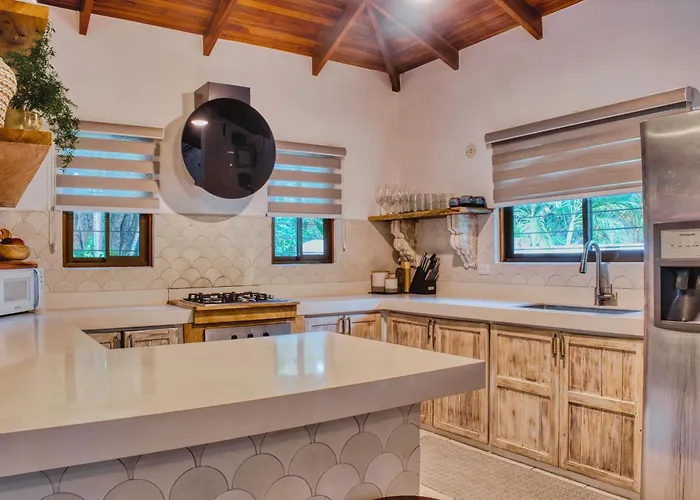Сasa de vacaciones Casa Bonita - 5br With Pool Walk To Beach! *
